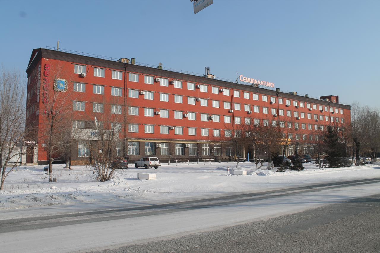 Semey Hotel Екстер'єр фото
